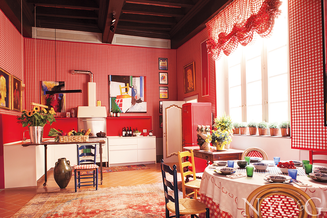 Red kitchen in Lucca, Italy