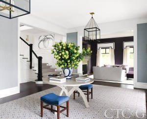 Foyer decorated with blue and gray tones.