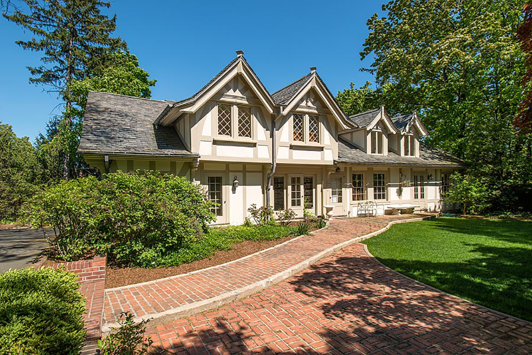 Fairytale English Manor In Greenwich Asks 15 9m Cottage