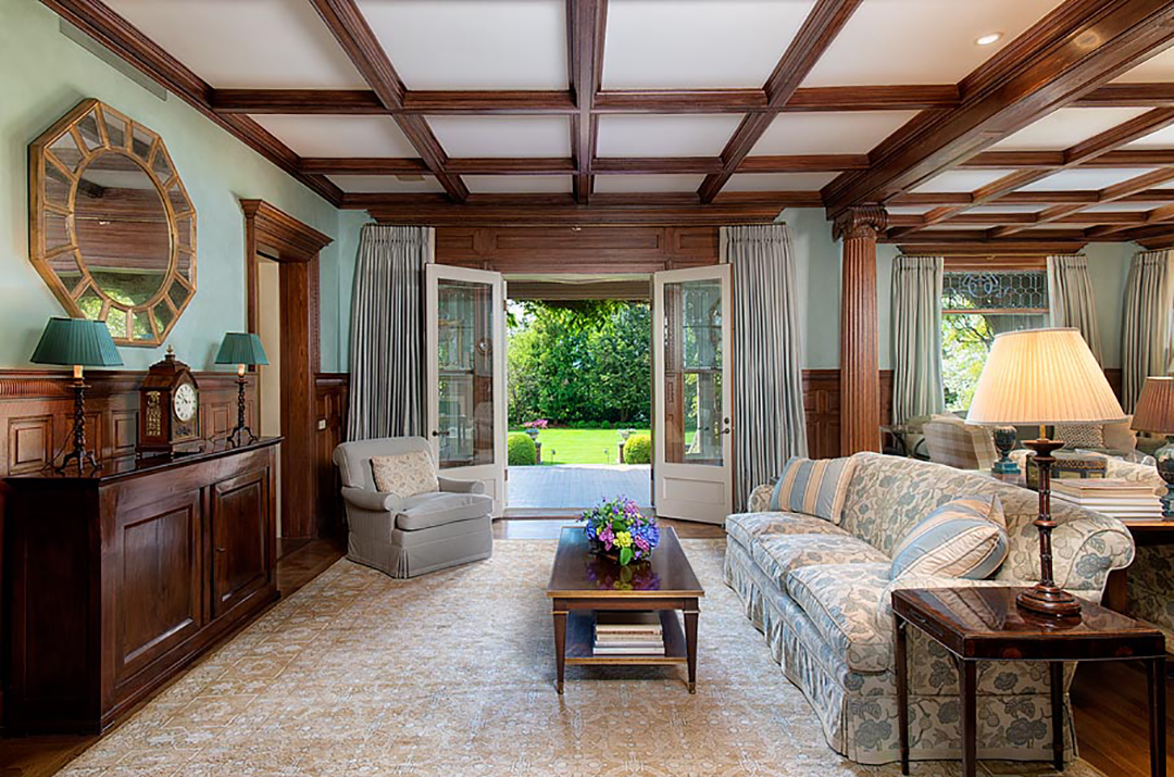 Fairytale English Manor In Greenwich Asks 15 9m Living Room B