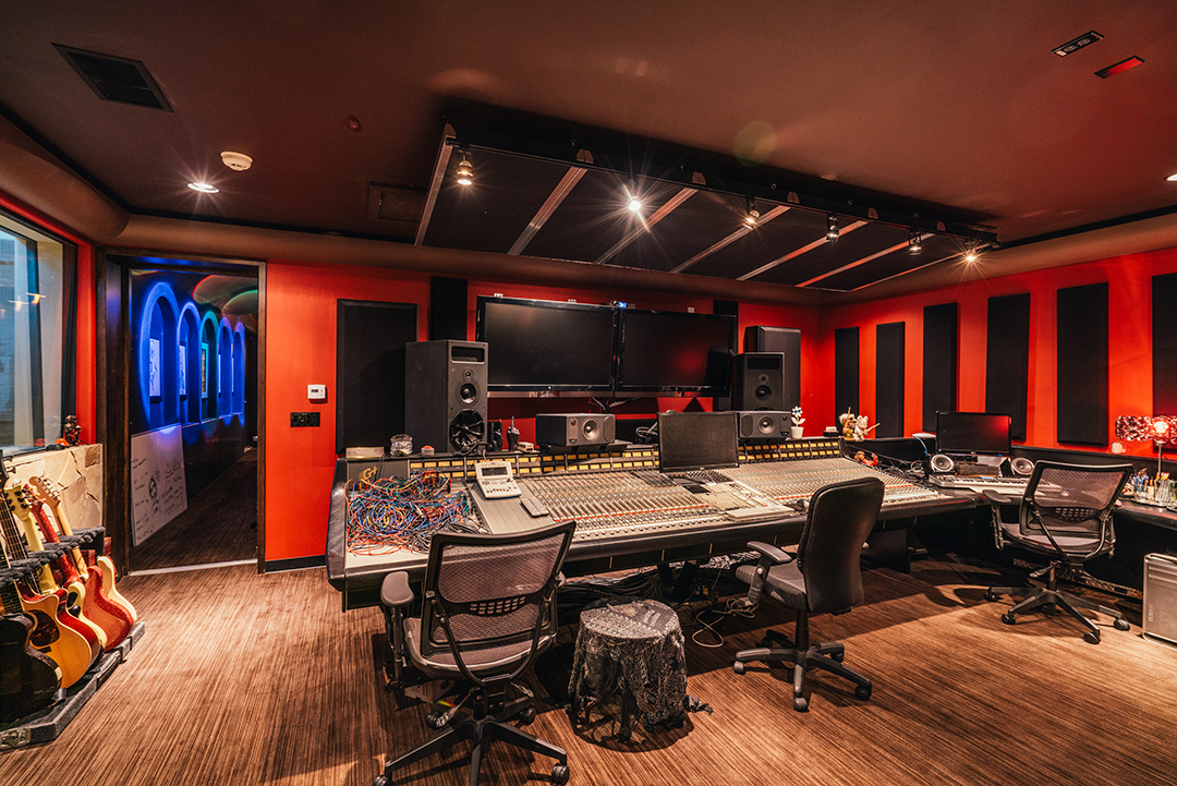 Musician Tommy Lee Lists Bold Yet Zen Custom Mansion In Calabasas Studio B