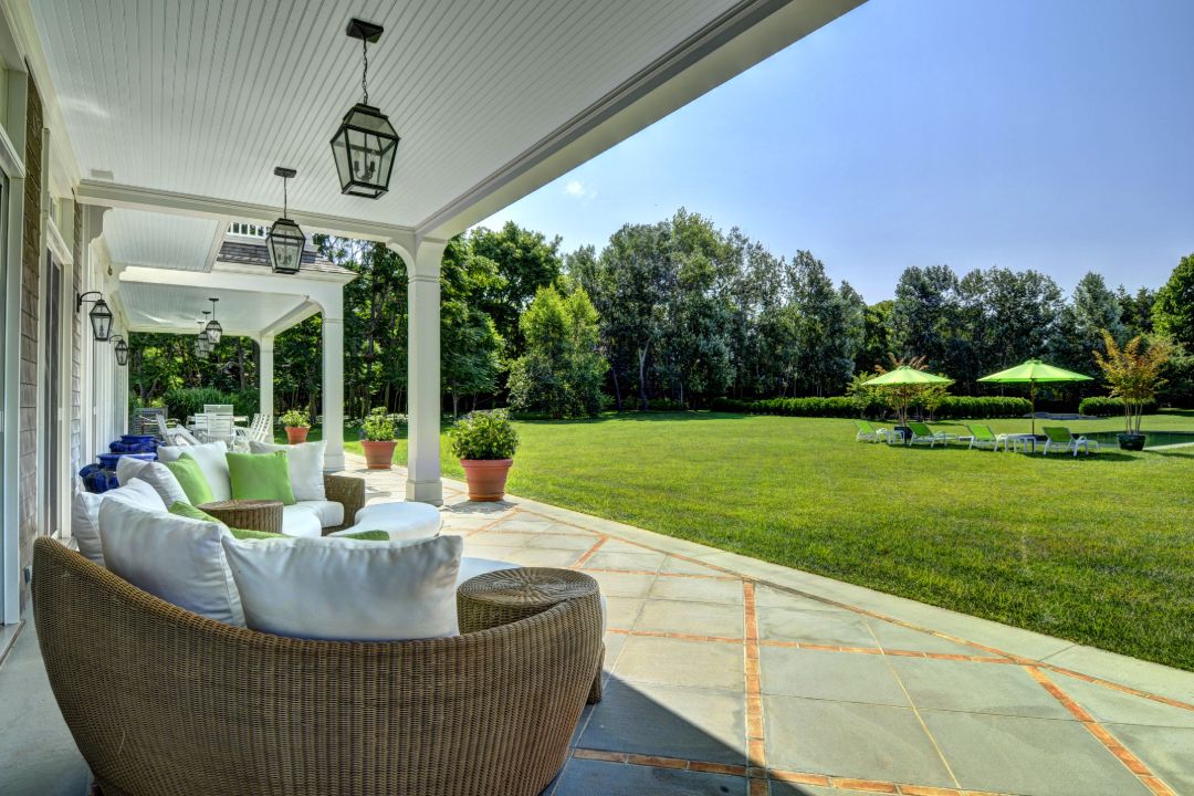 Southampton Shingled Home Patio