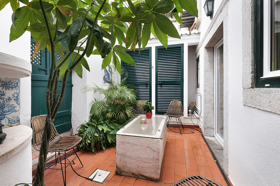 Tour A Charming Home In Portugal With Plenty Of Personality For Sale 2m Courtyard