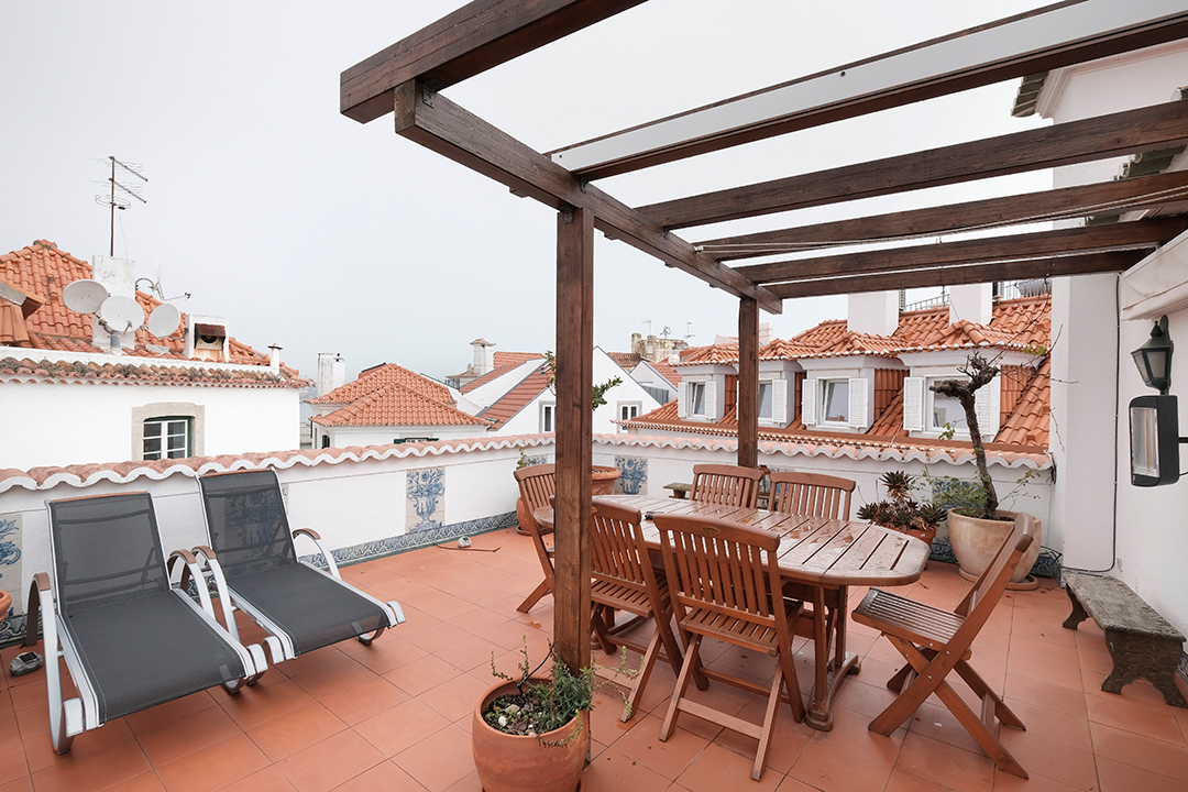 Tour A Charming Home In Portugal With Plenty Of Personality For Sale 2m Roofdeck C
