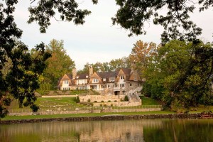 Shingle Style Greenwich Home Owned By The Former Ceo Of Aol Asks 26 8m Facade