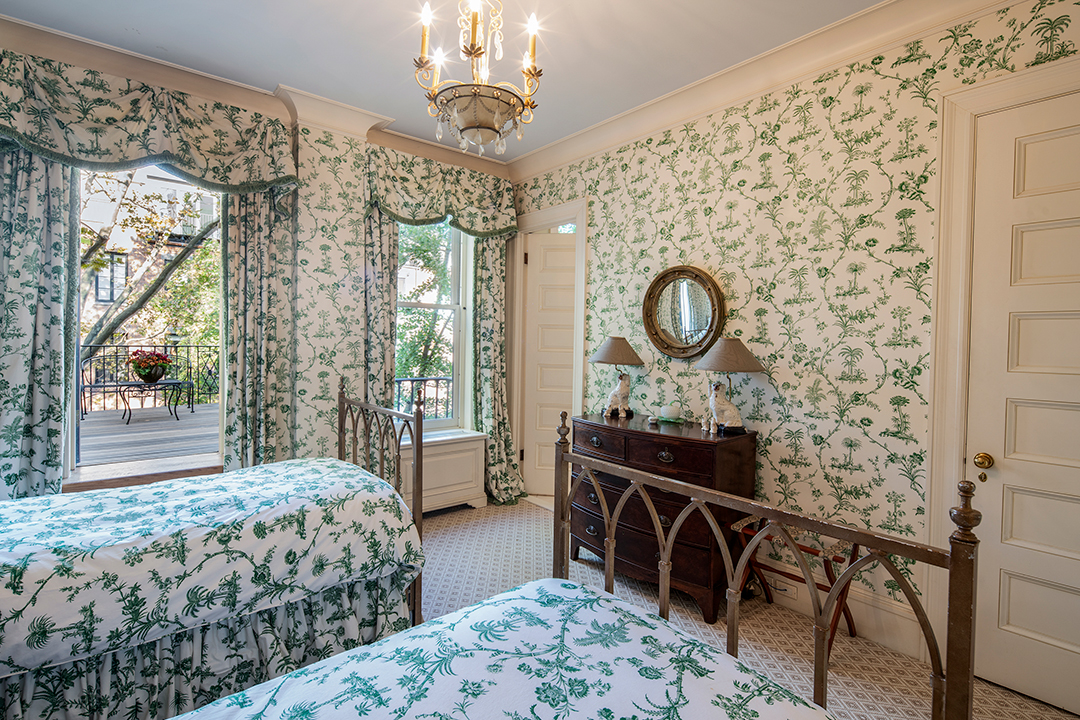 Upper East Side Childhood Home Of Gwyneth Paltrow Lists For 15 5m Bedroom B