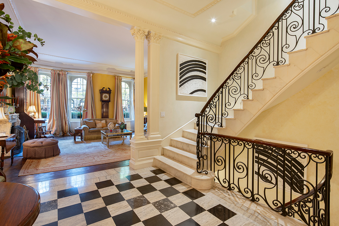 Upper East Side Childhood Home Of Gwyneth Paltrow Lists For 15 5m Checkers