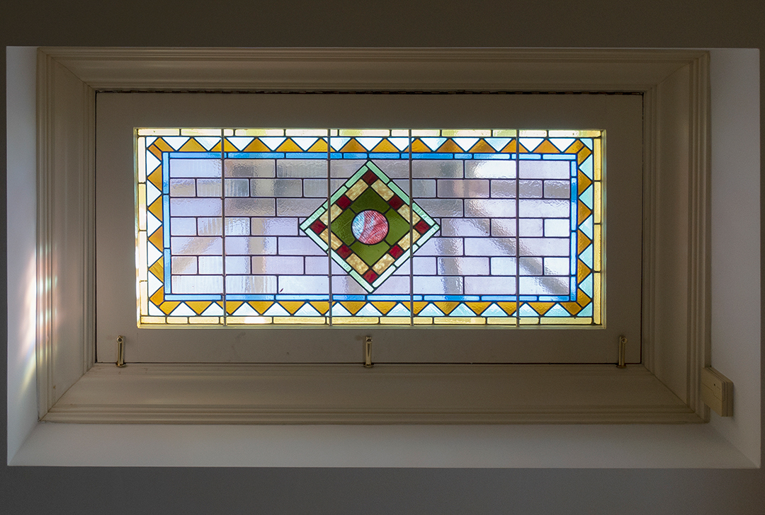 Upper East Side Childhood Home Of Gwyneth Paltrow Lists For 15 5m Stained Glass