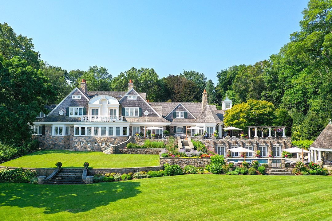 1 Swan Landing Great Neck Rear