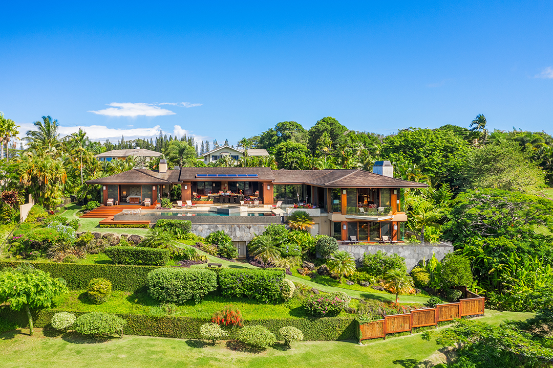 Explore A 27 8m Hawaii Utopia With Spectacular Views Gardens