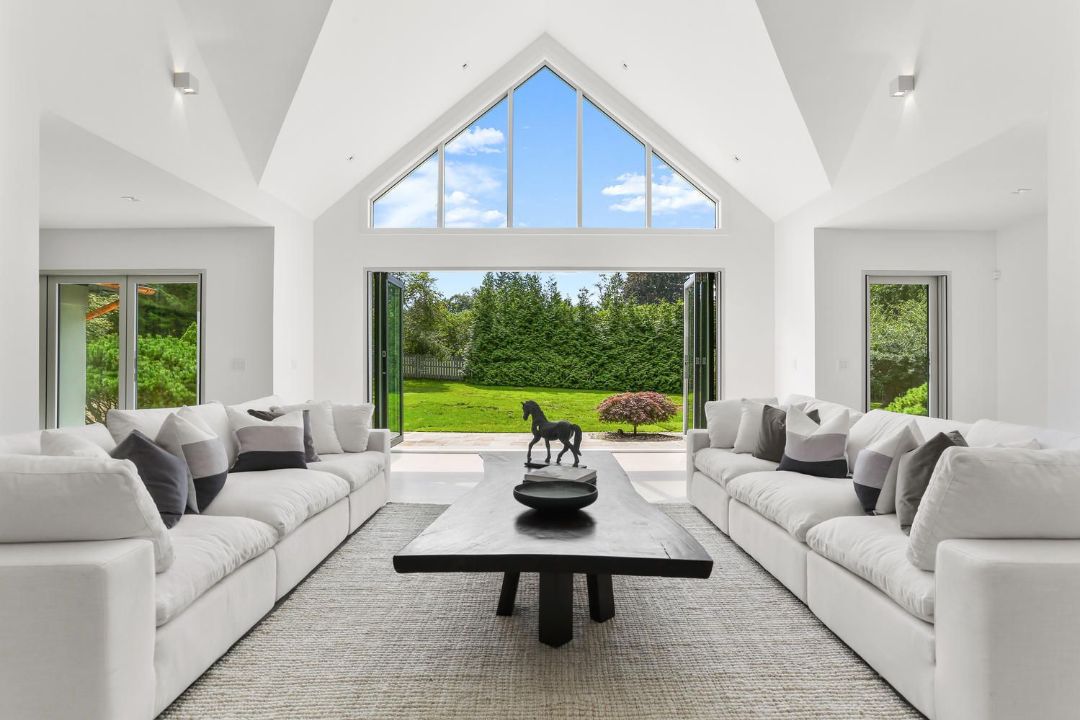 New Canaan Ct Modern Great Room