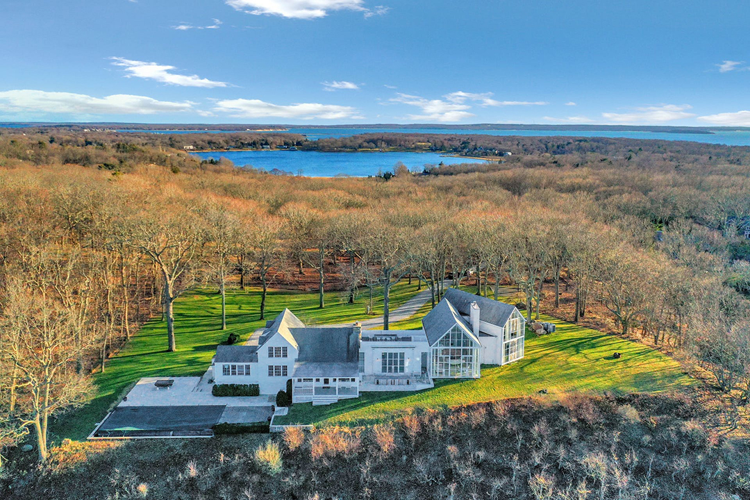 Ceo Of Knoll Lists Waterfront Architectural Stunner On Shelter Island Aerial