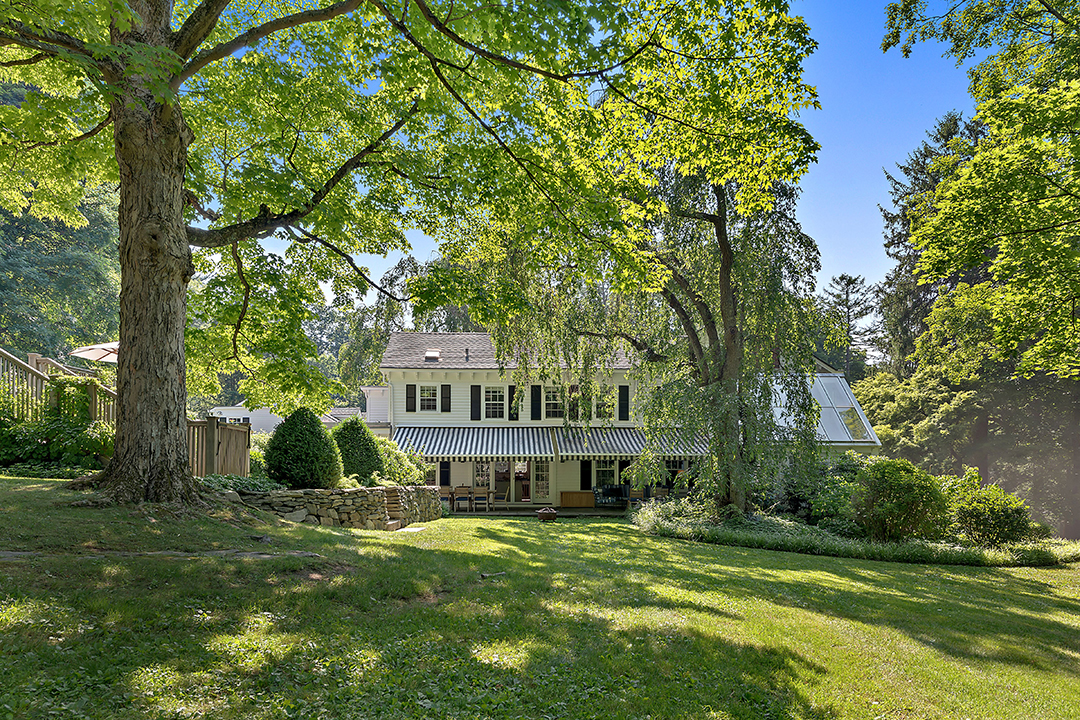 Actor Hank Azarias Charming Estate In Bedford Corners Wants 3 25m House View
