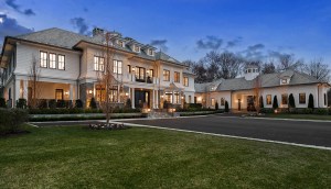 Lavish Backcountry Greenwich Estate Asks 17 5m Front View