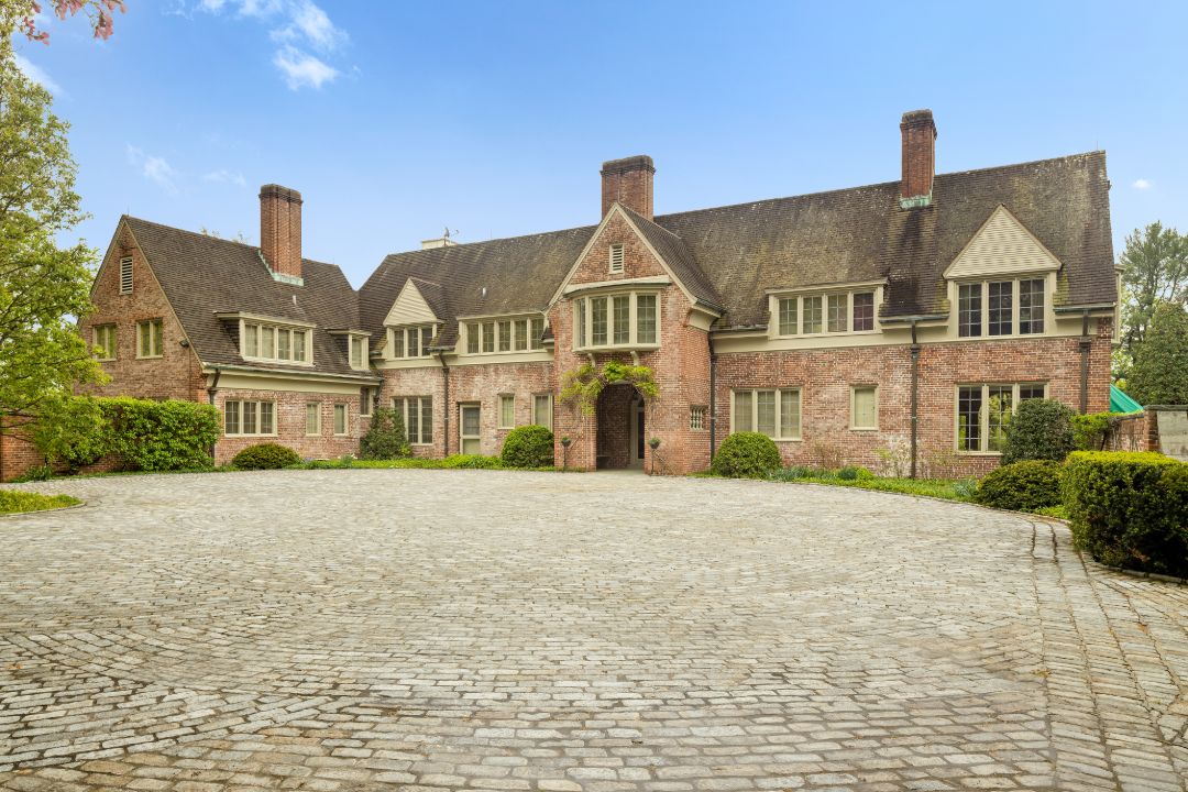 Rockefeller Gold Coast Long Island Mansion Motor Court