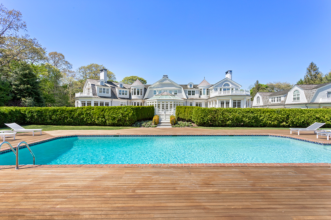 Explore A 16 5m Hamptons Mansion Decked Out For Summer Fun Pool