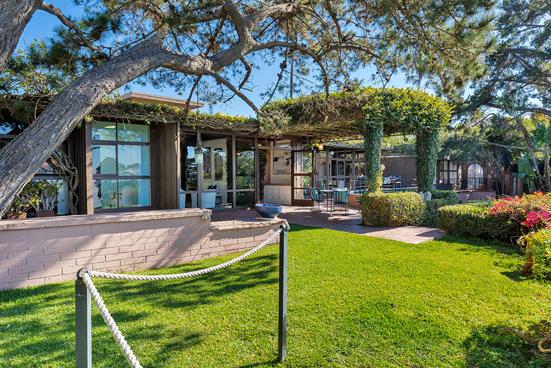 Walter Munk La Jolla California Oceanfront Home Backyard