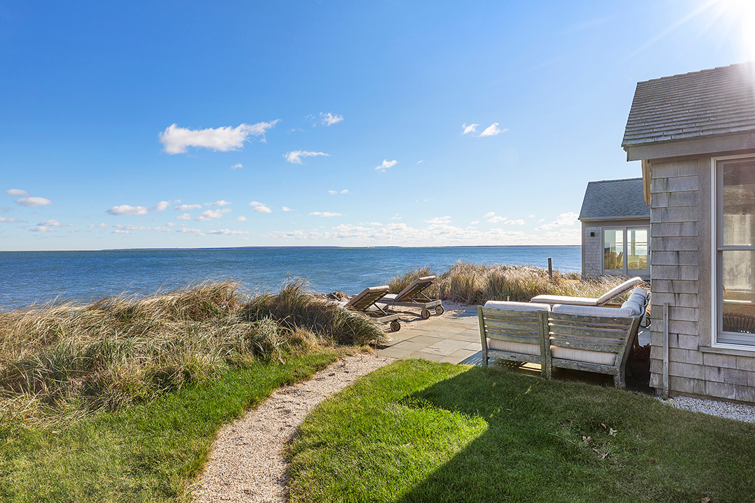Three Designer Built Cottages List For 3 35m In East Hampton Exterior
