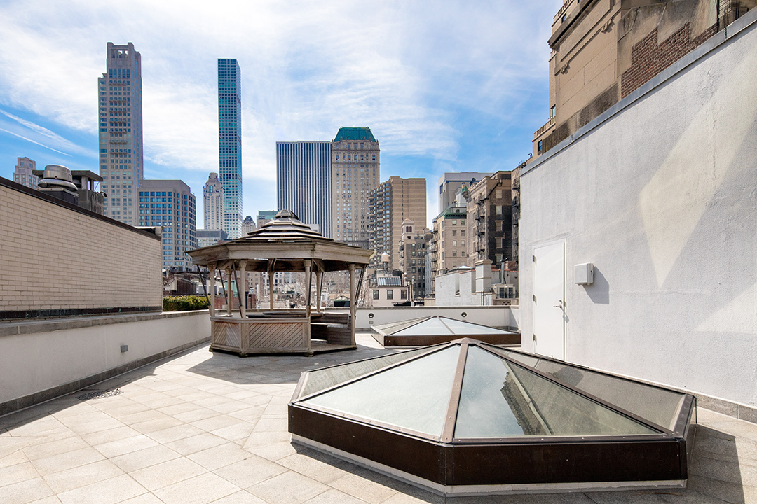 Upper East Side Mansion Gianni Versace Once Owned And Transformed Lists For 70m Travis Mark G