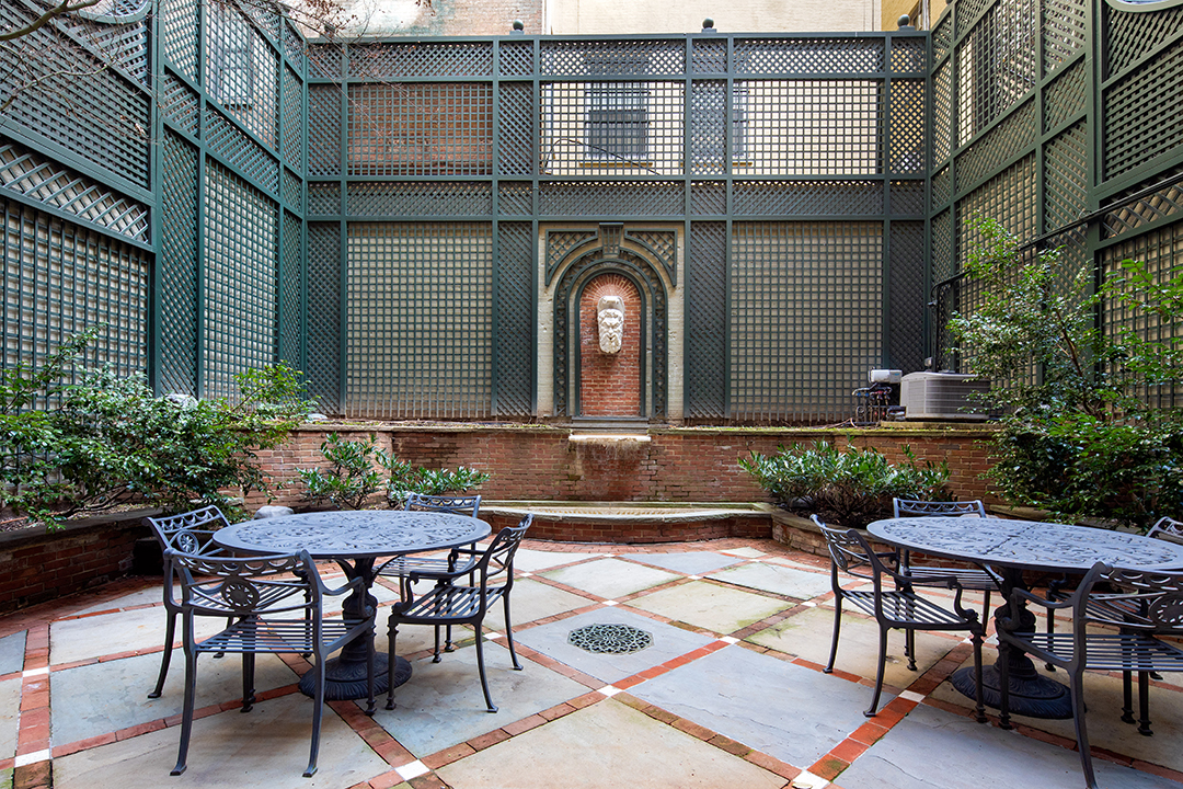 Upper East Side Mansion Gianni Versace Once Owned And Transformed Lists For 70m Travis Mark F