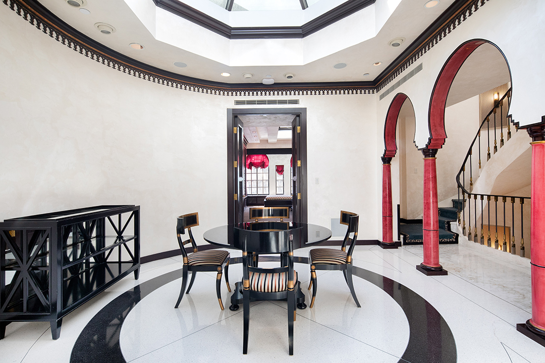 Upper East Side Mansion Gianni Versace Once Owned And Transformed Lists For 70m Travis Mark Landing