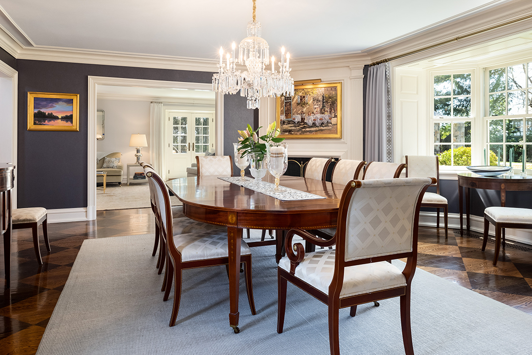 This Greenwich Estate Asking 13m Offers Ample Elegance And Amenities For Summer Fun U