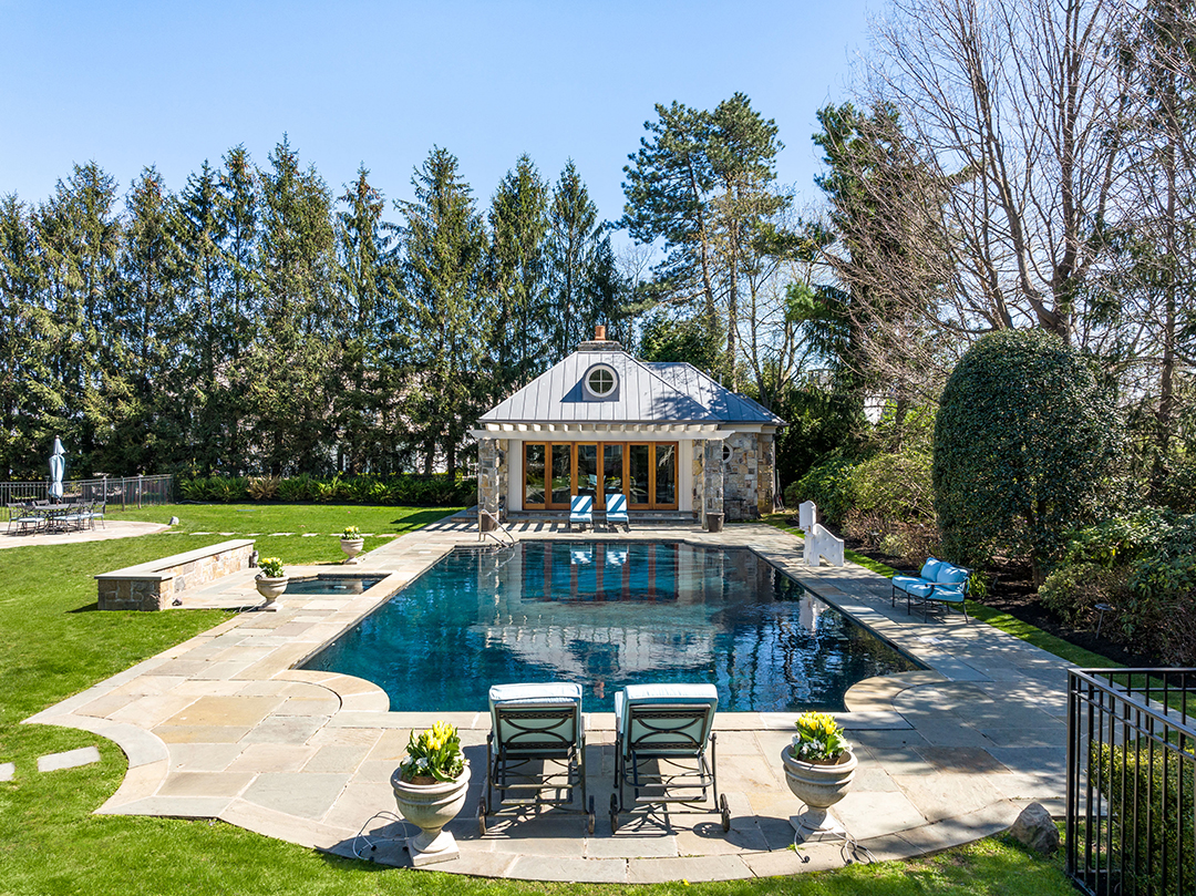 This Greenwich Estate Asking 13m Offers Ample Elegance And Amenities For Summer Fun E