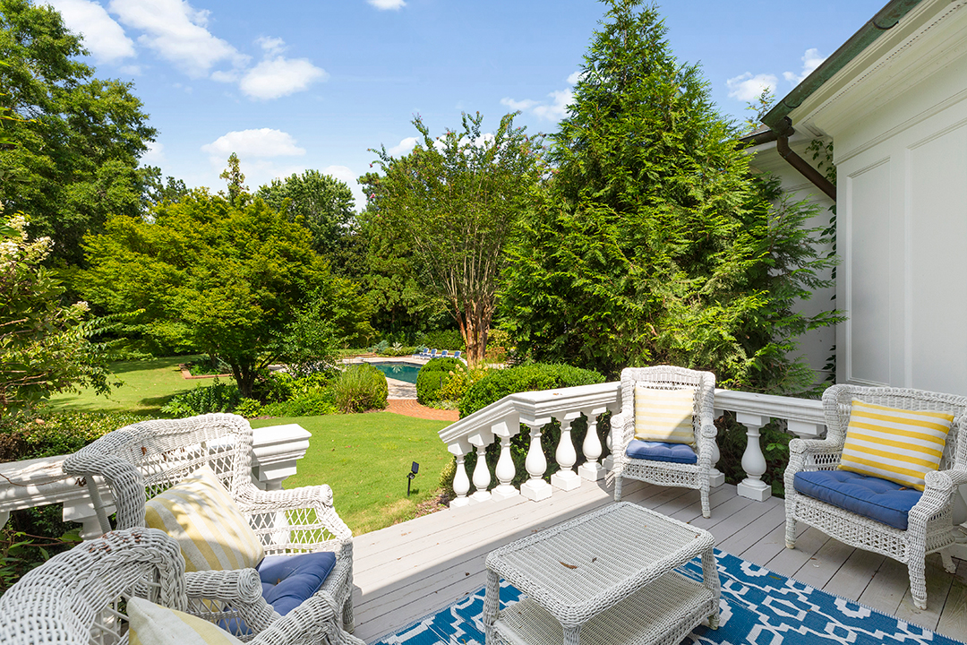 Mariah Carey Puts Her Traditional And Grand Atlanta Estate On The Market Zyy
