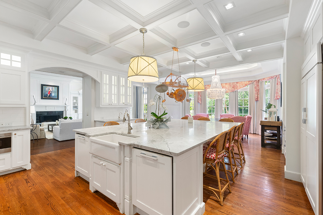 Mariah Carey Puts Her Traditional And Grand Atlanta Estate On The Market S