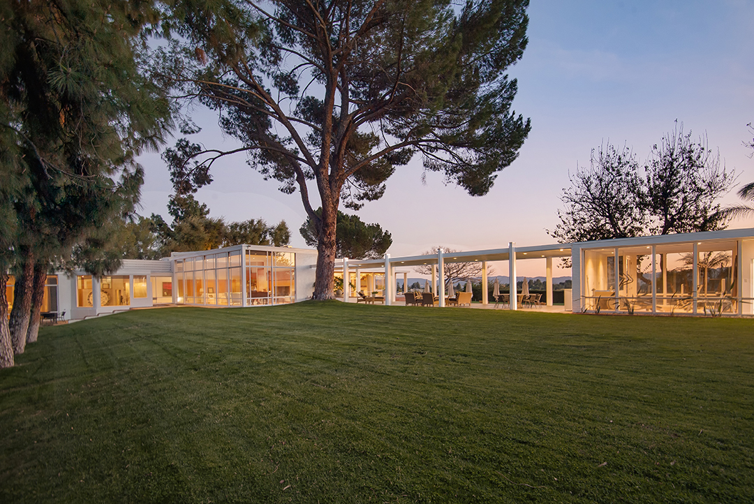 Frank Sinatras Famous Former Hilltop Midcentury Modern Has A New Price1