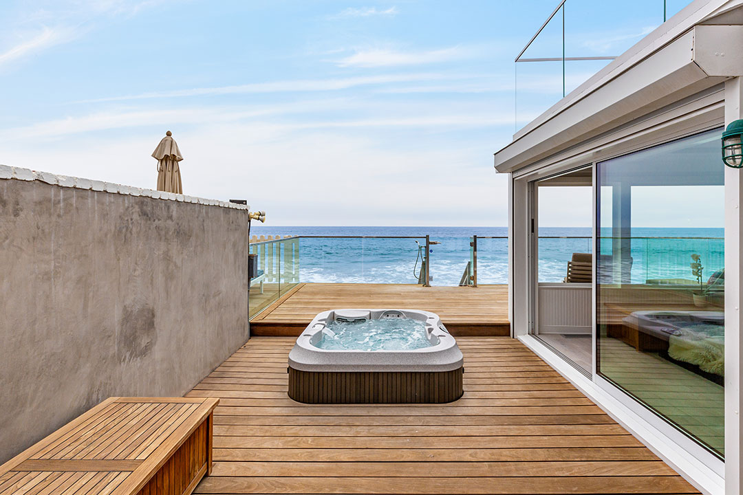 Malibu Colony Hot Tub Deck