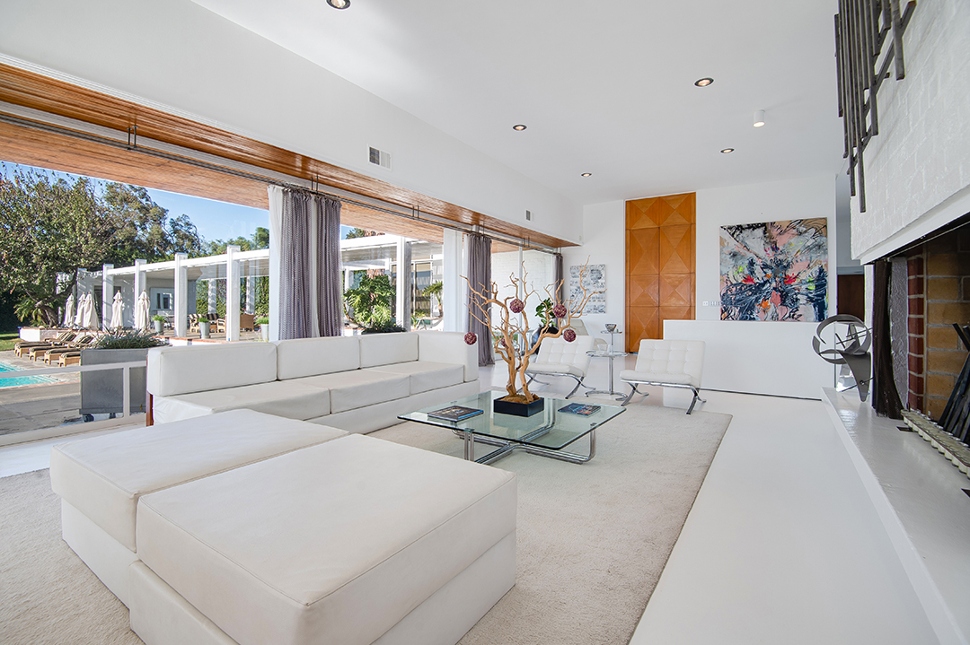 Frank Sinatras Famous Former Hilltop Midcentury Modern Has A New Price9