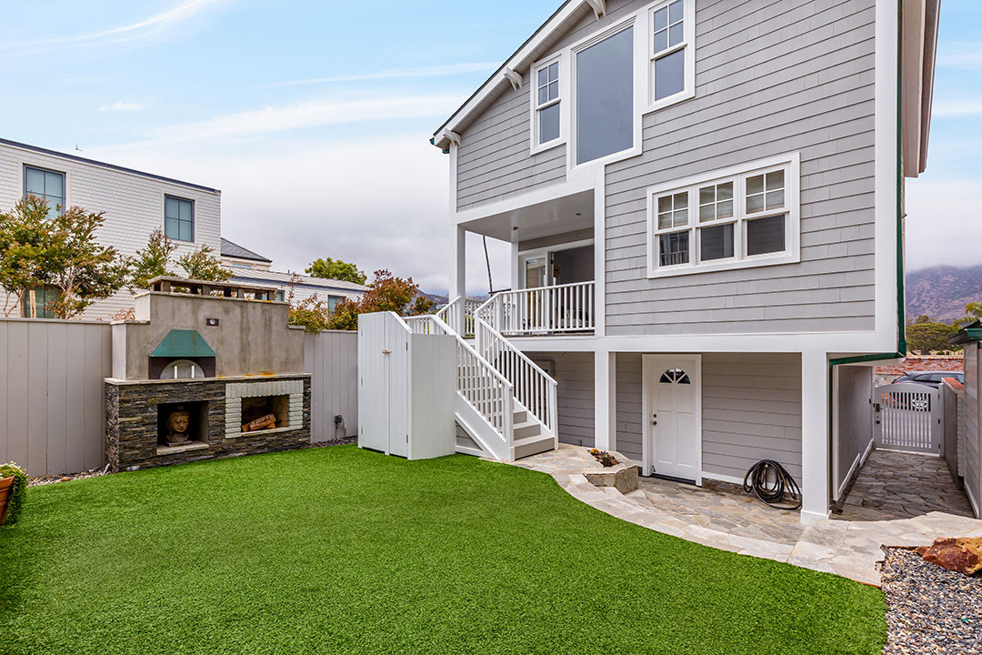 Malibu Colony Back Ext