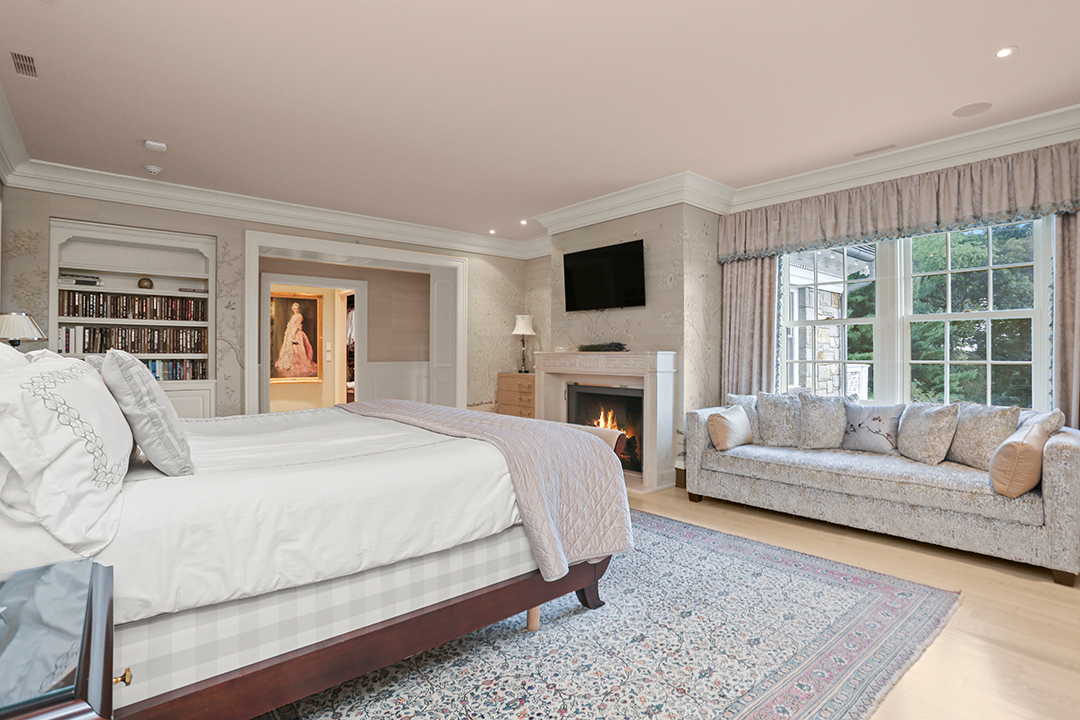 Inside A Greenwich Home On The Market Thats Primed For Elegant Holiday Hosting M