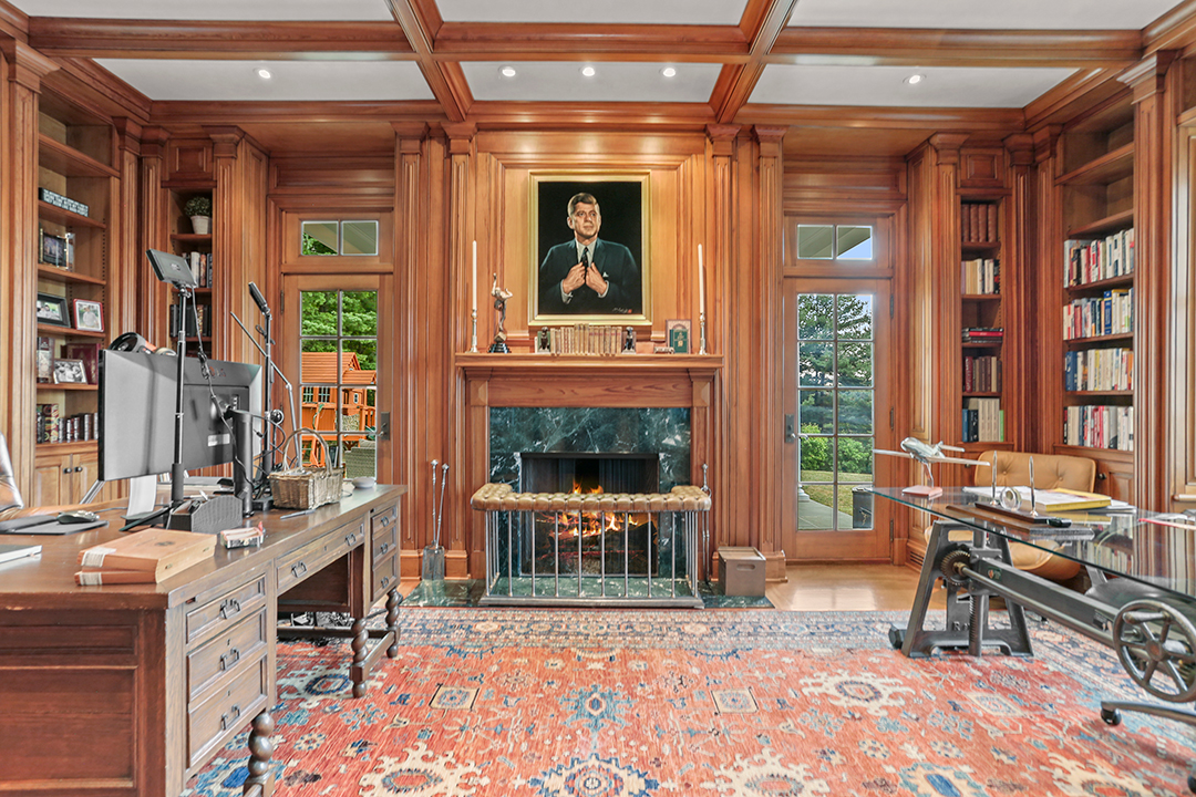 Inside A Greenwich Home On The Market Thats Primed For Elegant Holiday Hosting L