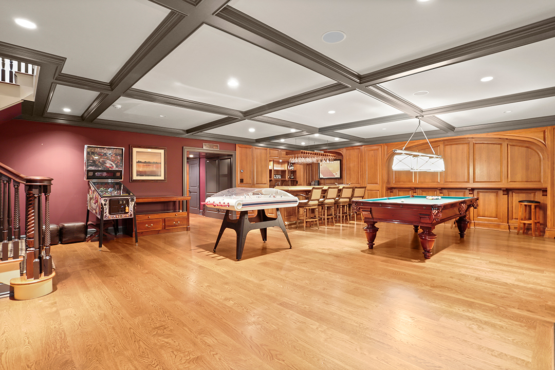 Inside A Greenwich Home On The Market Thats Primed For Elegant Holiday Hosting W