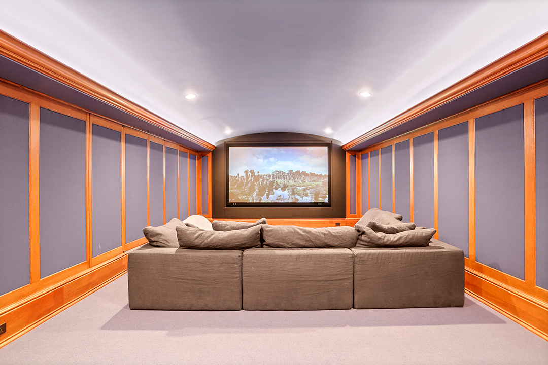 Inside A Greenwich Home On The Market Thats Primed For Elegant Holiday Hosting U