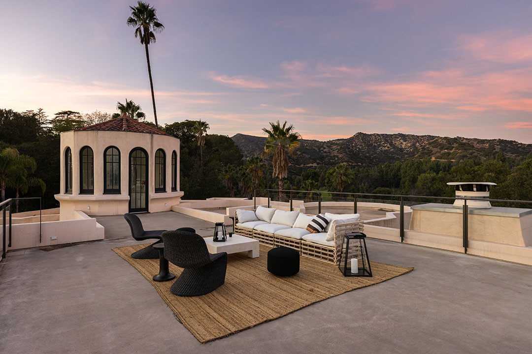 Red Hot Chili Peppers Roof Living Area