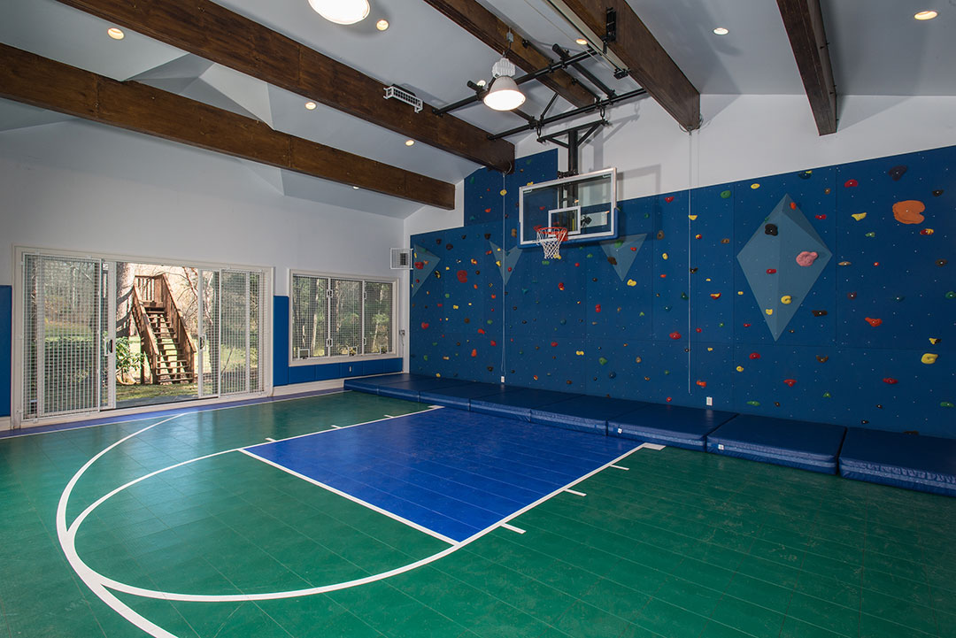 16 Basketball Court