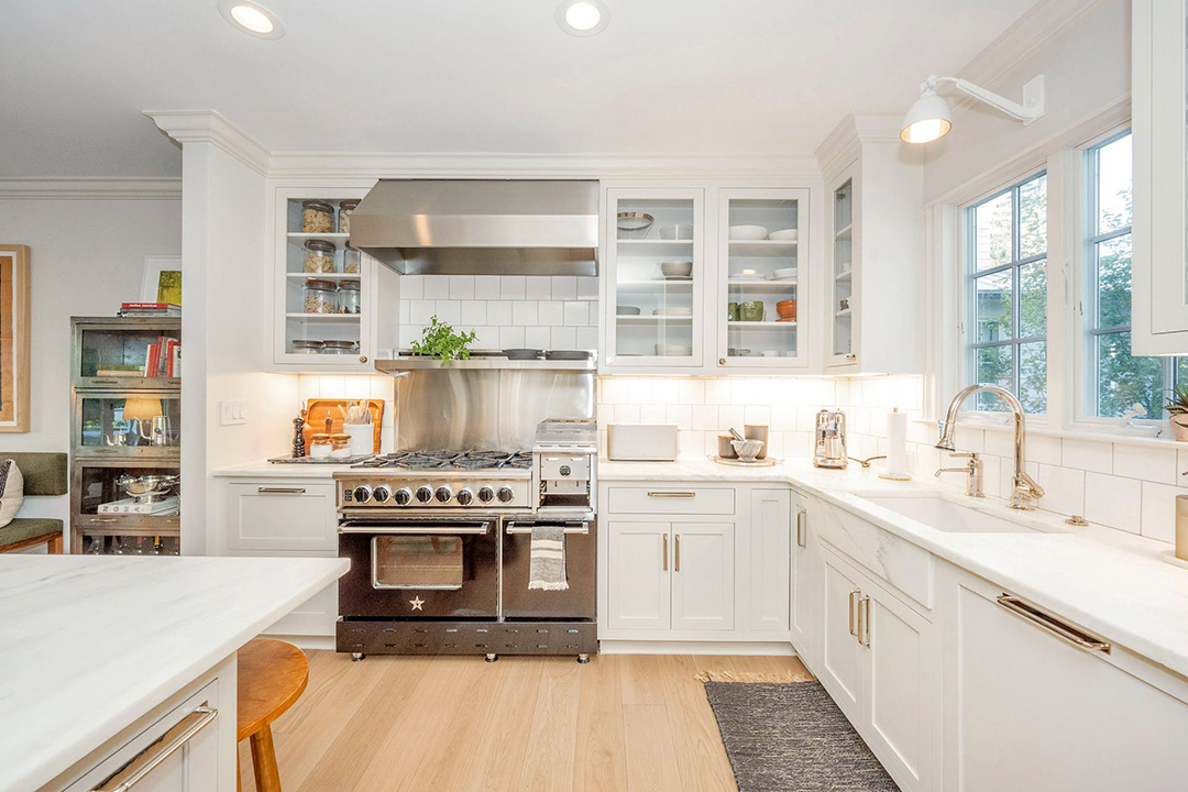 A Refreshed Greenwich Farmhouse Right In Town Asks 4 8m I