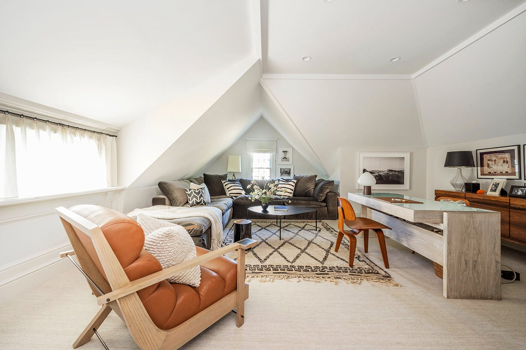 A Refreshed Greenwich Farmhouse Right In Town Asks 4 8m W