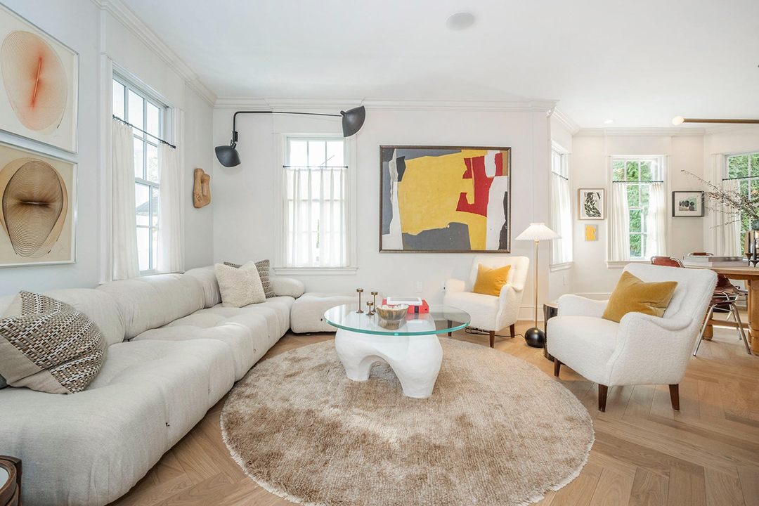 A Refreshed Greenwich Farmhouse Right In Town Asks 4 8m F