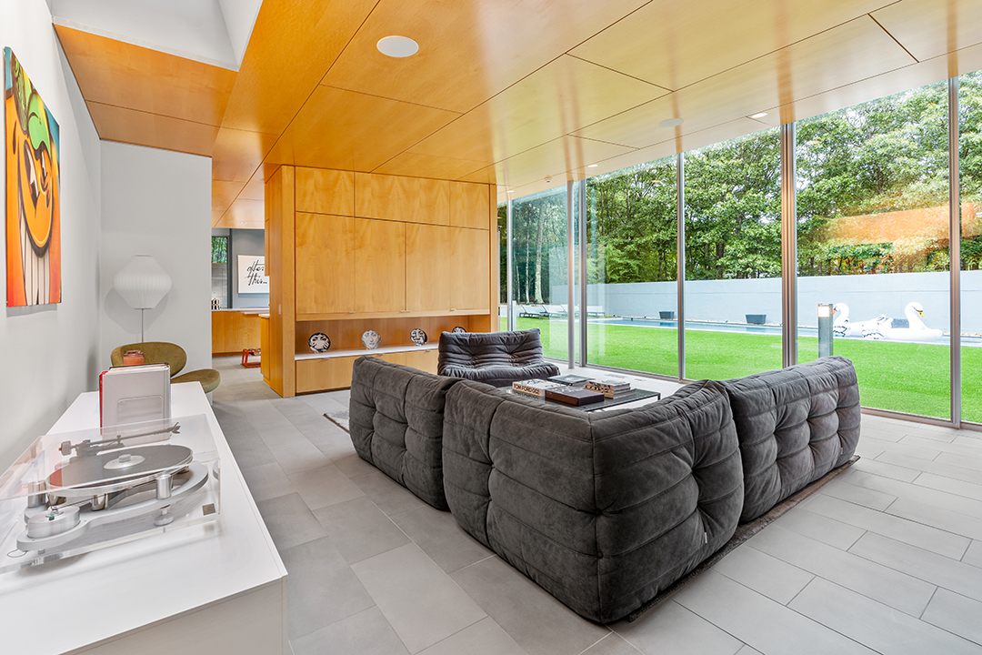 A Modern Sagaponack Sanctuary Hits The Market For The First Time Asking 5m I