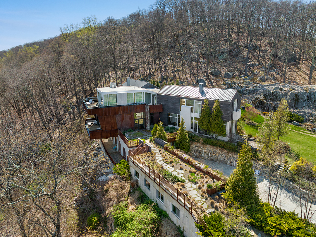 This Hillside Hudson Valley Modern Priced At 4 8m Looks Like Something Out Of A Mystery Movie B