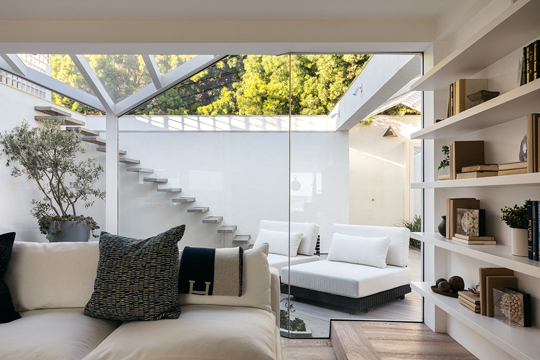 Robert Dinero Heat House Malibu Family Room Deck