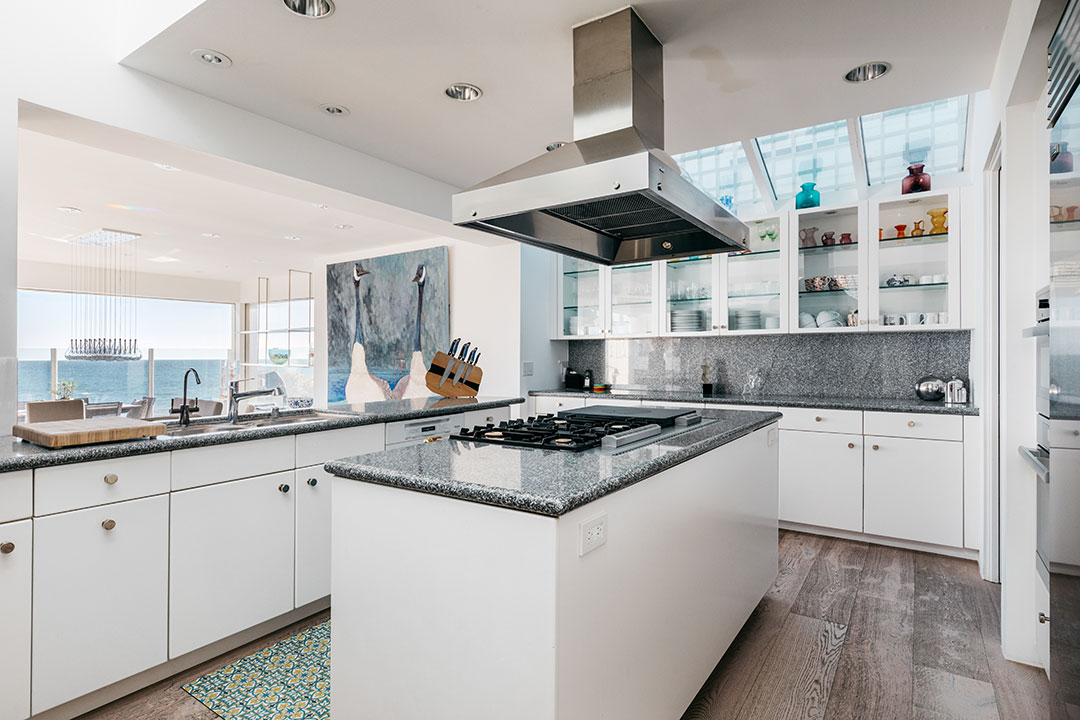Robert Dinero Heat House Malibu Kitchen Island