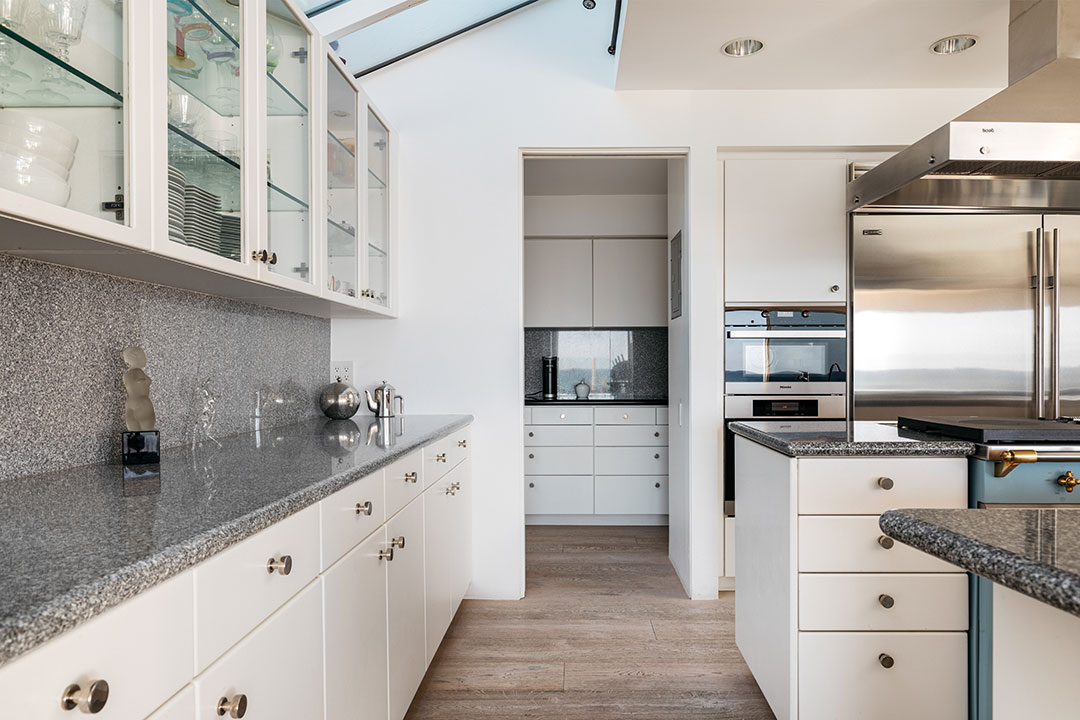Robert Dinero Heat House Malibu Kitchen Pantry