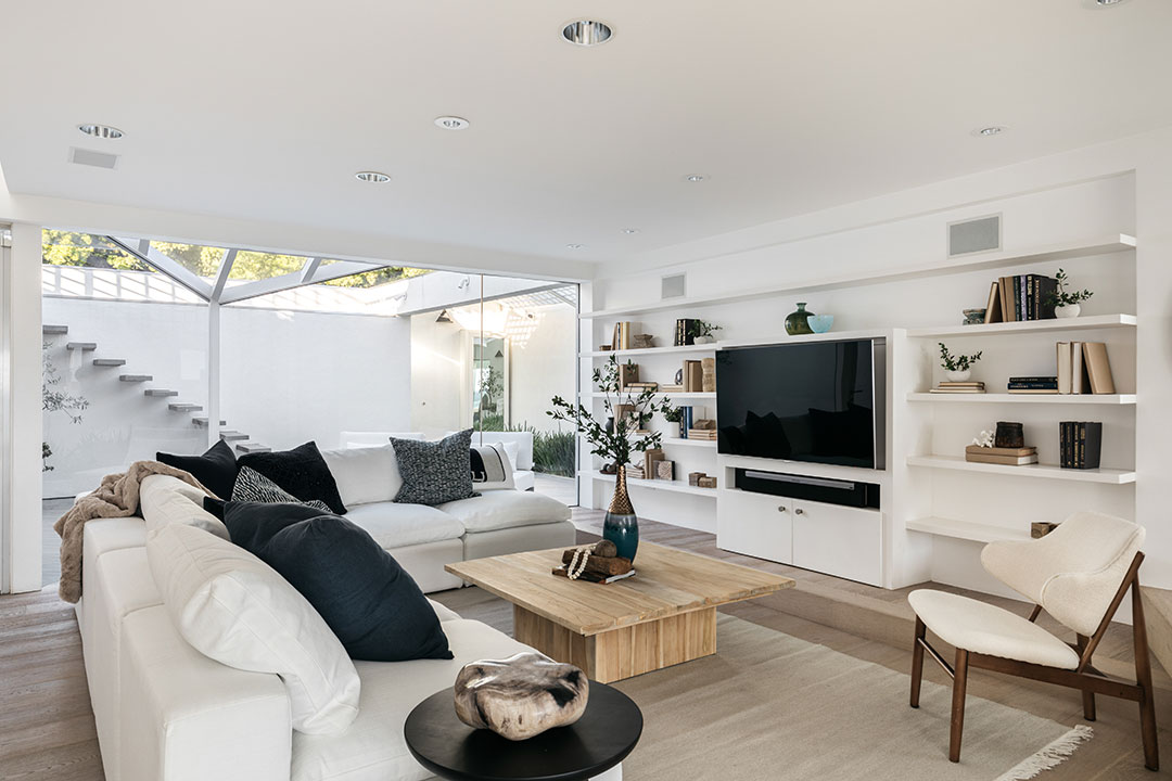 Robert Dinero Heat House Malibu Family Room