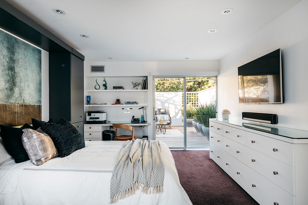 Robert Dinero Heat House Malibu Guest Room