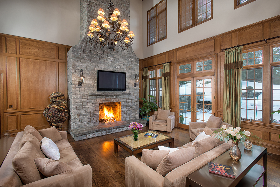 Tour A 8m Greenwich Estate In Full Bloom For Summer N